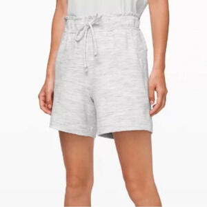 LULULEMON Hello Sunday Short Light Gray Heathered Paperbag Shorts High Waist 4